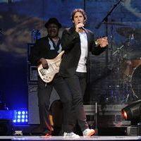 Josh Groban performs during the 'Straight To You Tour 2011' | Picture 111110